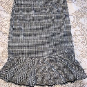 Knee lenth patterned skirt